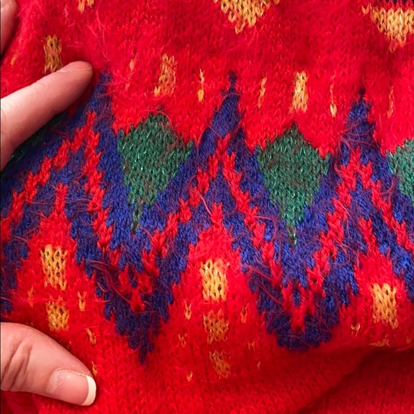 Fuzzy sweater - Picture 10 of 11